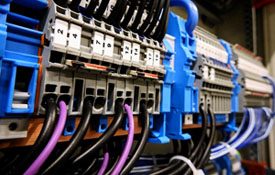 Bedrade groepenkast met installatieautomaten